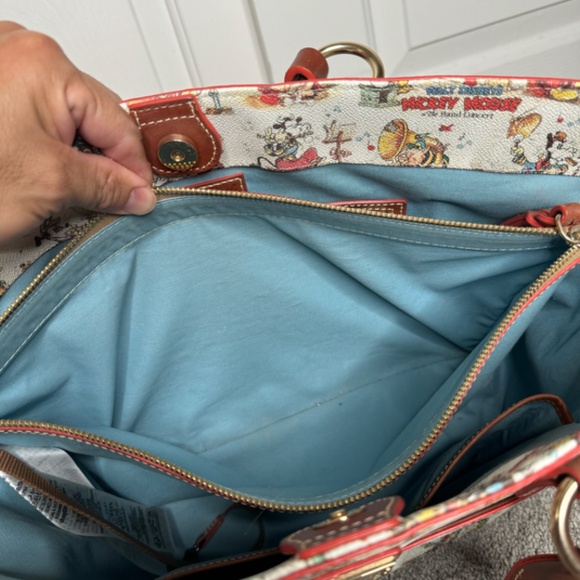 Dooney & Bourke Disney's "The Band Concert" Magic Key Exclusive Large Tote Bag - Picture 3 of 8